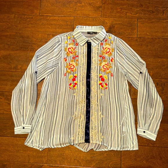 Sheer rose embroidery by Andree by Unit - Picture 1 of 5